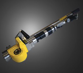 آچار مخصوص باز و بست شیر خطوط لوله نفت و گاز و ولوهای بزرگ با درایو پنوماتیکی (بادی) ، هیدرولیکی و الکتریکی مدل P-2 Valve Operator ساخت وش آمریکا