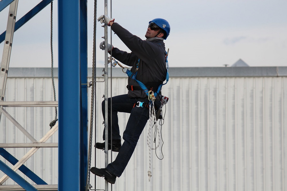 سیستم های ایمنی در ارتفاع