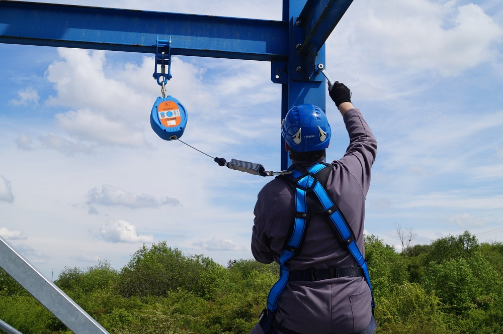 تجهیزات ایمنی در ارتفاع